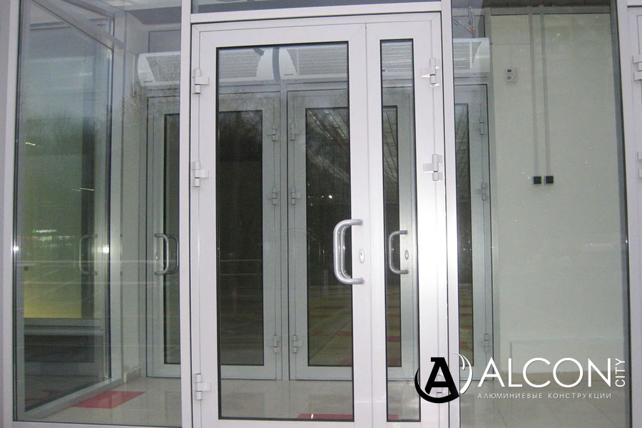 Двери алюминиевые со стеклом в Балакове