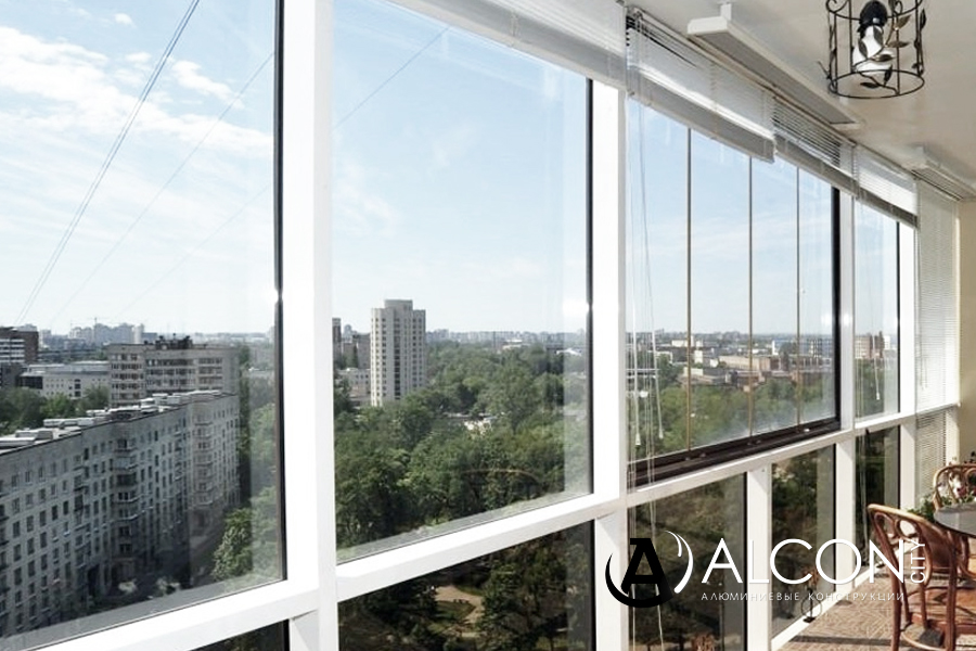 Панорамное остекление балконов в Балакове